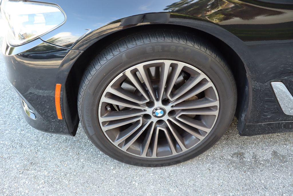 2018 BMW 5 Series 530i 4