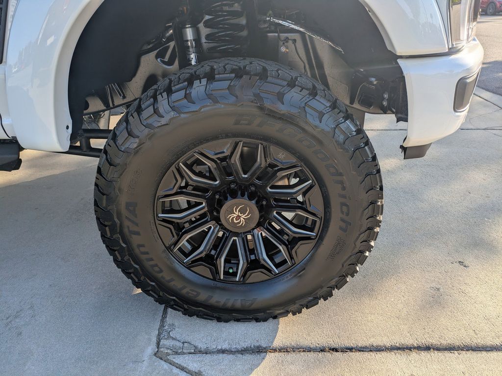 2026 Ford F-250 Super Duty Black Widow