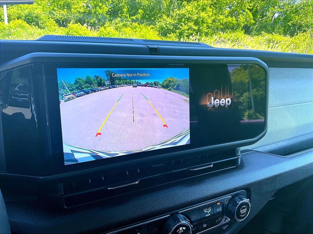 2024 Jeep Wrangler — photo 19