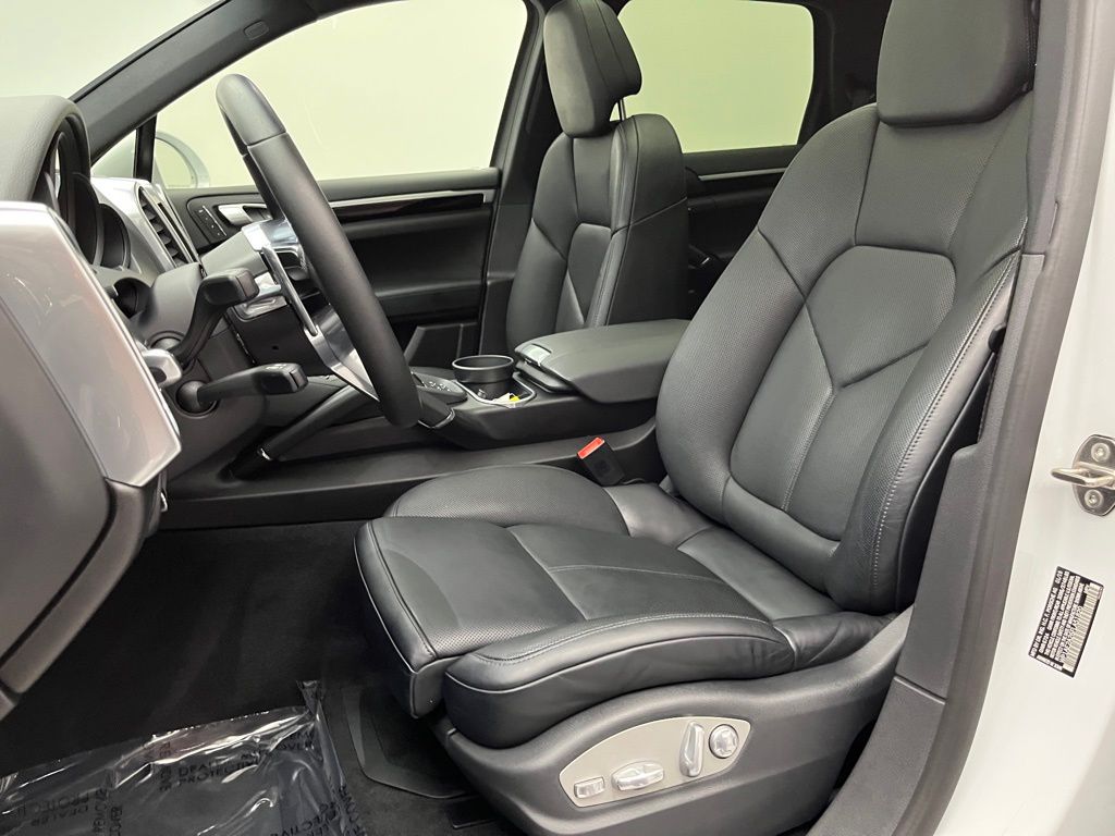 Thumbnail: 2015 Porsche Cayenne - 5