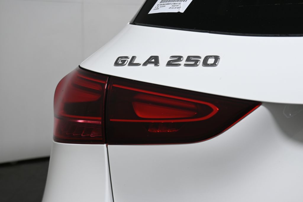 Thumbnail: 2026 Mercedes-Benz GLA - 12