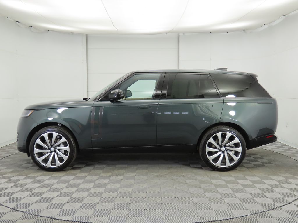 2025 Land Rover Range Rover SE 8