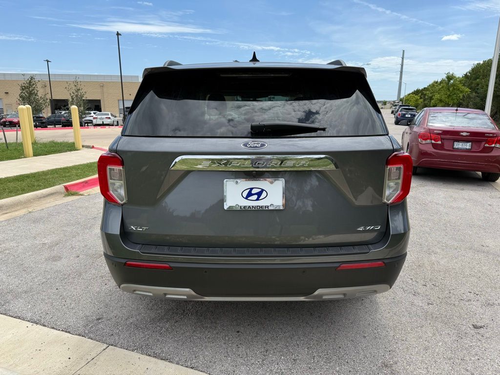 Thumbnail: 2022 Ford Explorer - 6