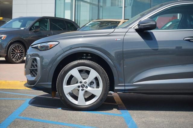 Thumbnail: 2025 Audi Q5 - 2