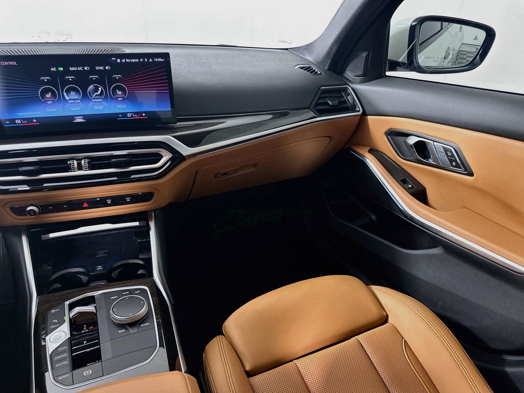 Thumbnail: 2023 BMW 3 Series - 24