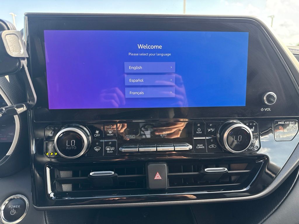 Used 2023 Toyota Highlander Hybrid SUV