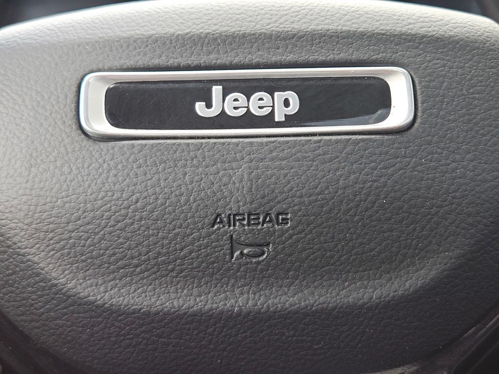Used Car 2023 Jeep Grand Cherokee  Laredo For Sale Under $30,000 In San Marcos, Texas