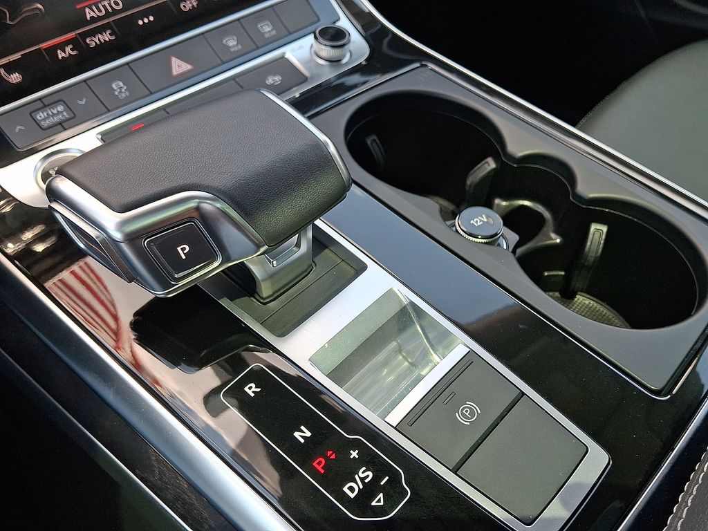 Thumbnail: 2023 Audi Q8 - 15