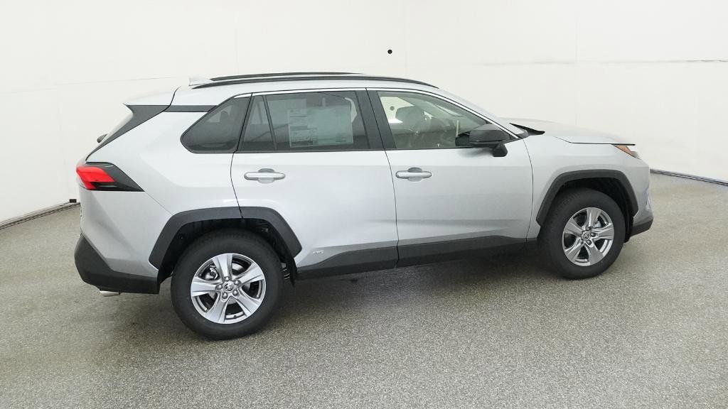 Thumbnail: 2025 Toyota RAV4 - 29