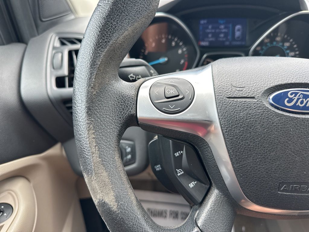 2014 Oxford White Ford Escape SE 4X4 SUV