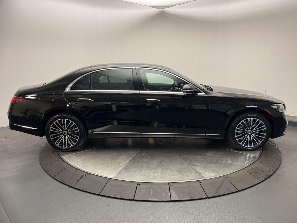 Thumbnail: 2025 Mercedes-Benz S-Class - 8