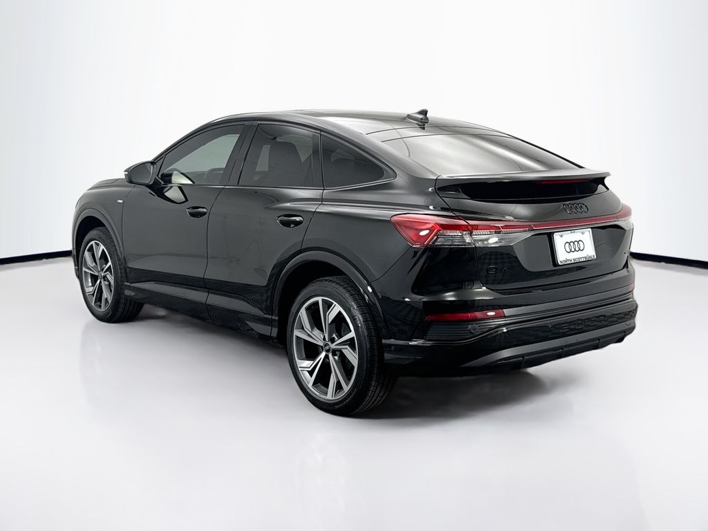 Thumbnail: 2023 Audi Q4 e-tron - 7