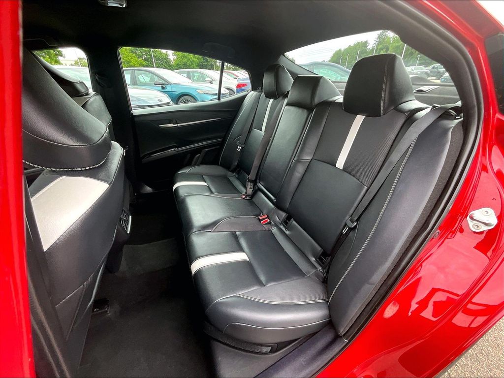 2025 Toyota Camry — photo 15