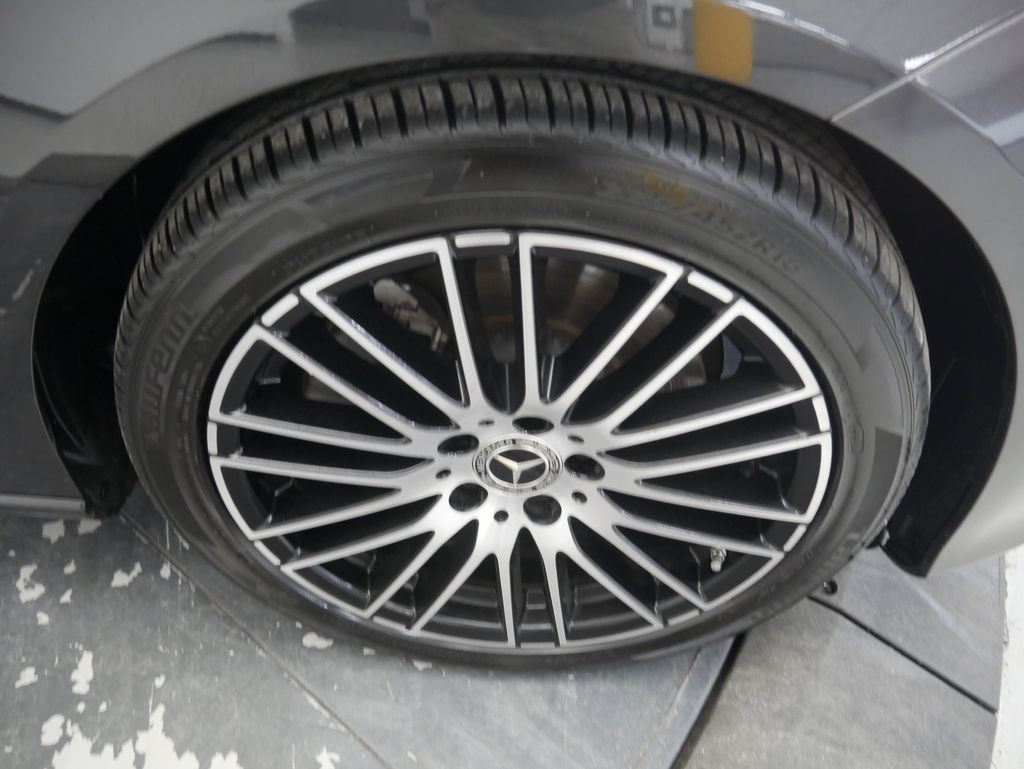 Thumbnail: 2023 Mercedes-Benz C-Class - 15