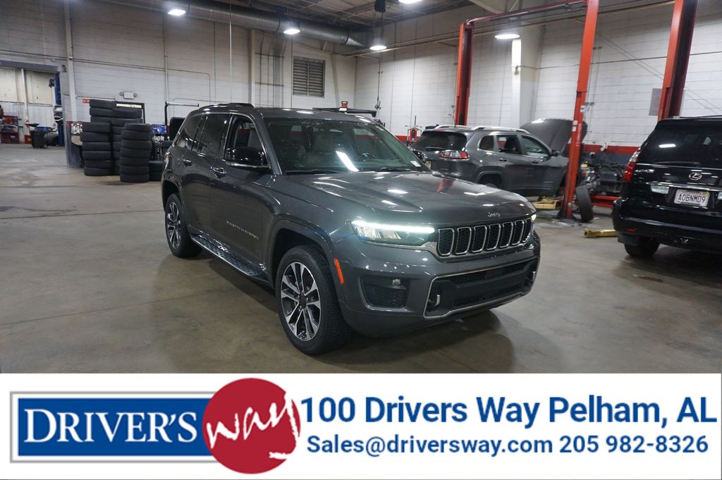  2022 Jeep Grand Cherokee Overland RWD   