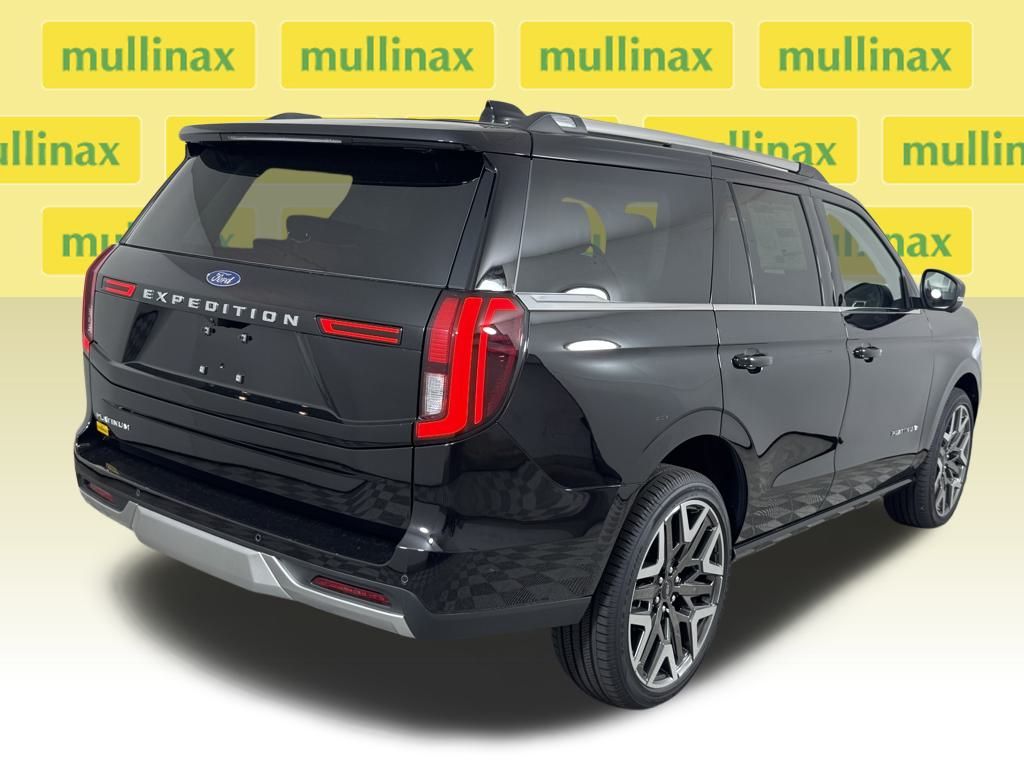 New 2026 Black Ford Platinum image 22