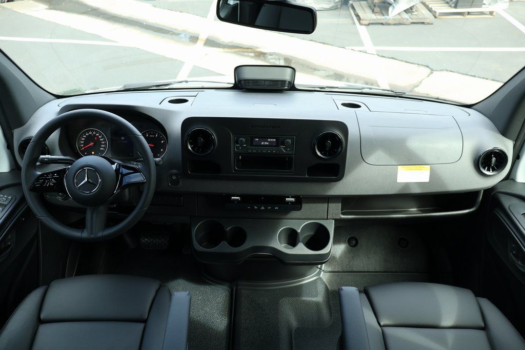 Thumbnail: 2026 Mercedes-Benz Sprinter - 4