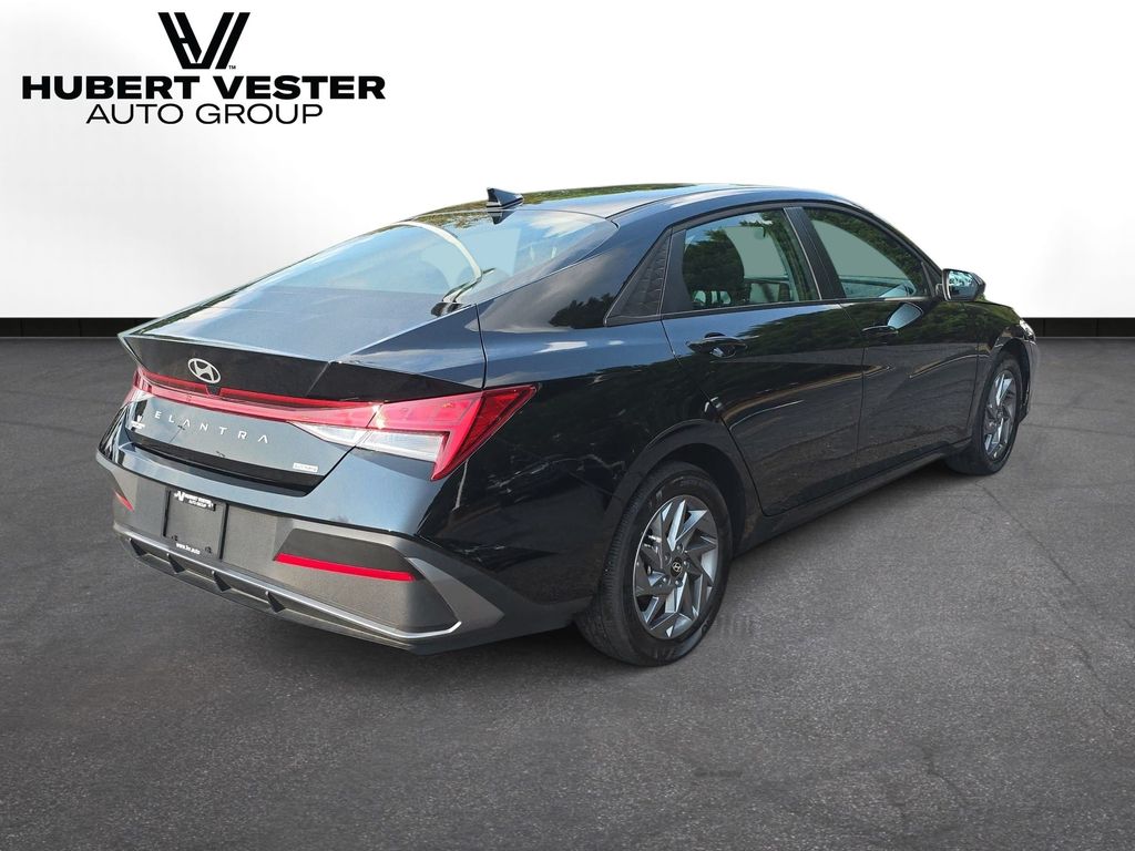 Used 2026 Hyundai Elantra Hybrid Sedan