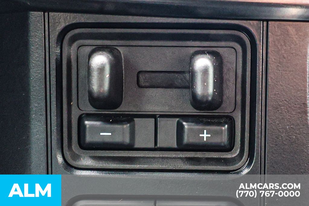 Used 2025 White Ford Lariat image 43