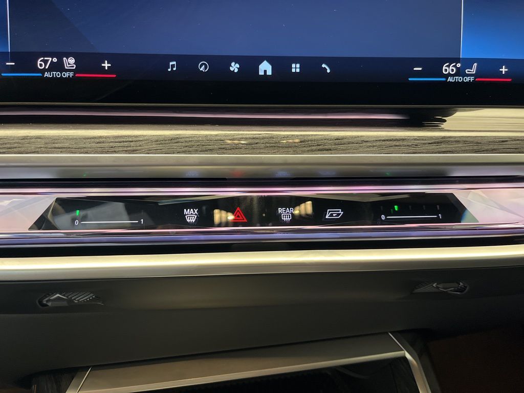 Thumbnail: 2024 BMW i7 - 19
