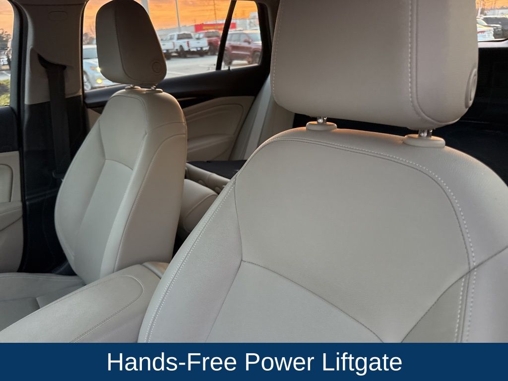 2019 Buick Regal TourX AWD Essence