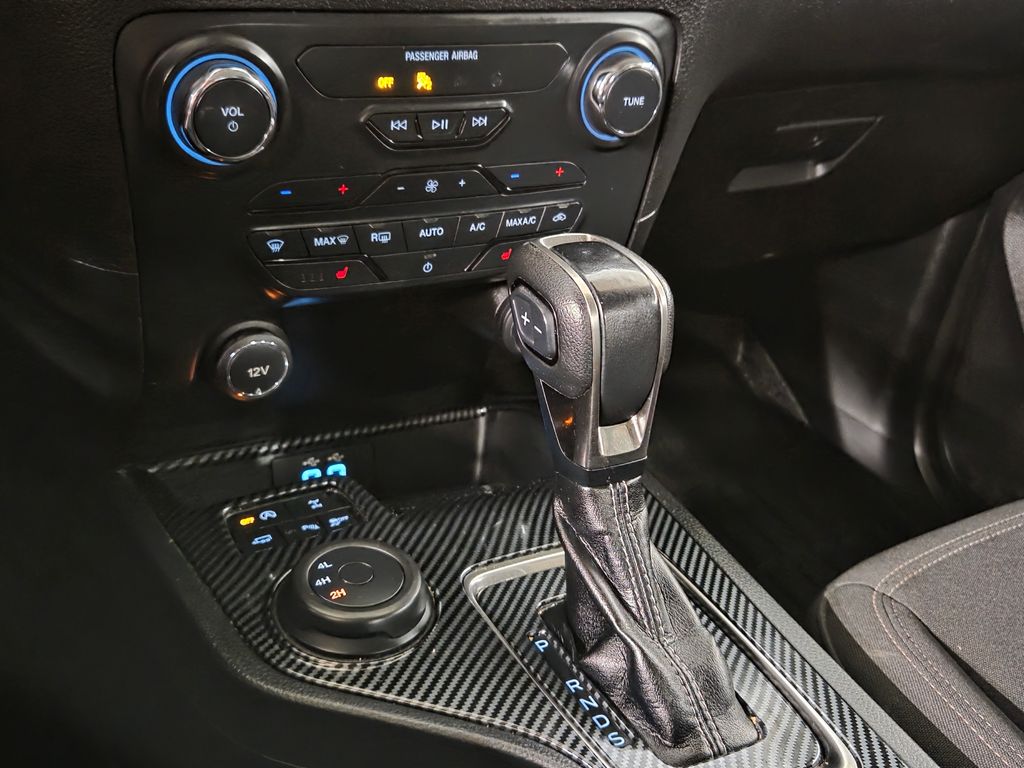 Used 2019 Black Ford XLT image 27