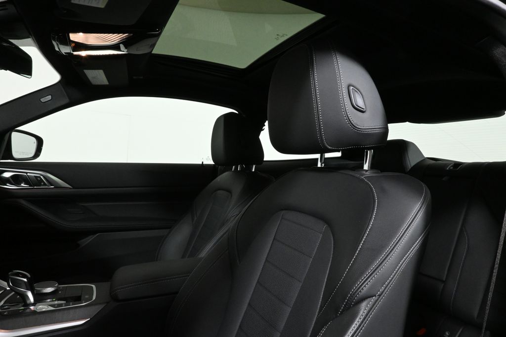 Thumbnail: 2022 BMW 4 Series - 4
