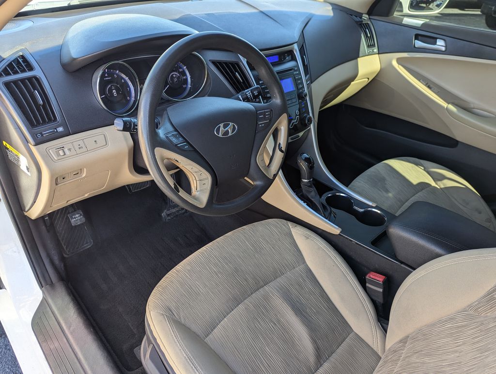 2012 Hyundai Sonata GLS 14