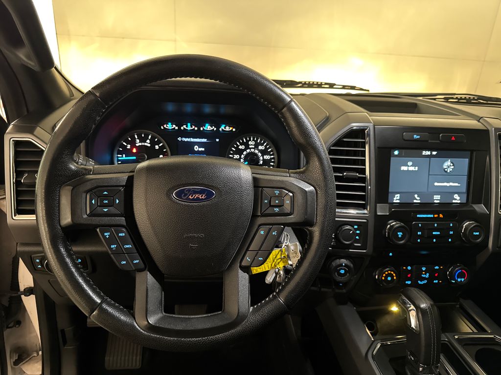 Used 2016  Ford  image 8