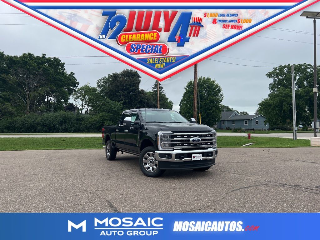 New 2025 Ford F-350SD 4D Crew Cab Trucks