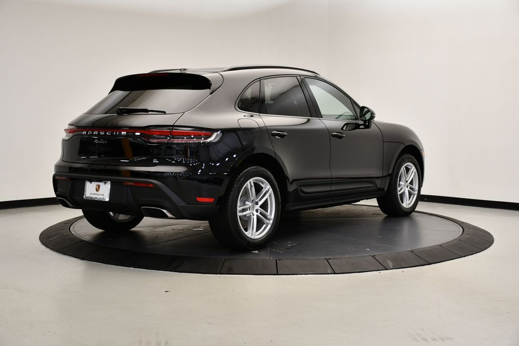 Thumbnail: 2025 Porsche Macan - 7