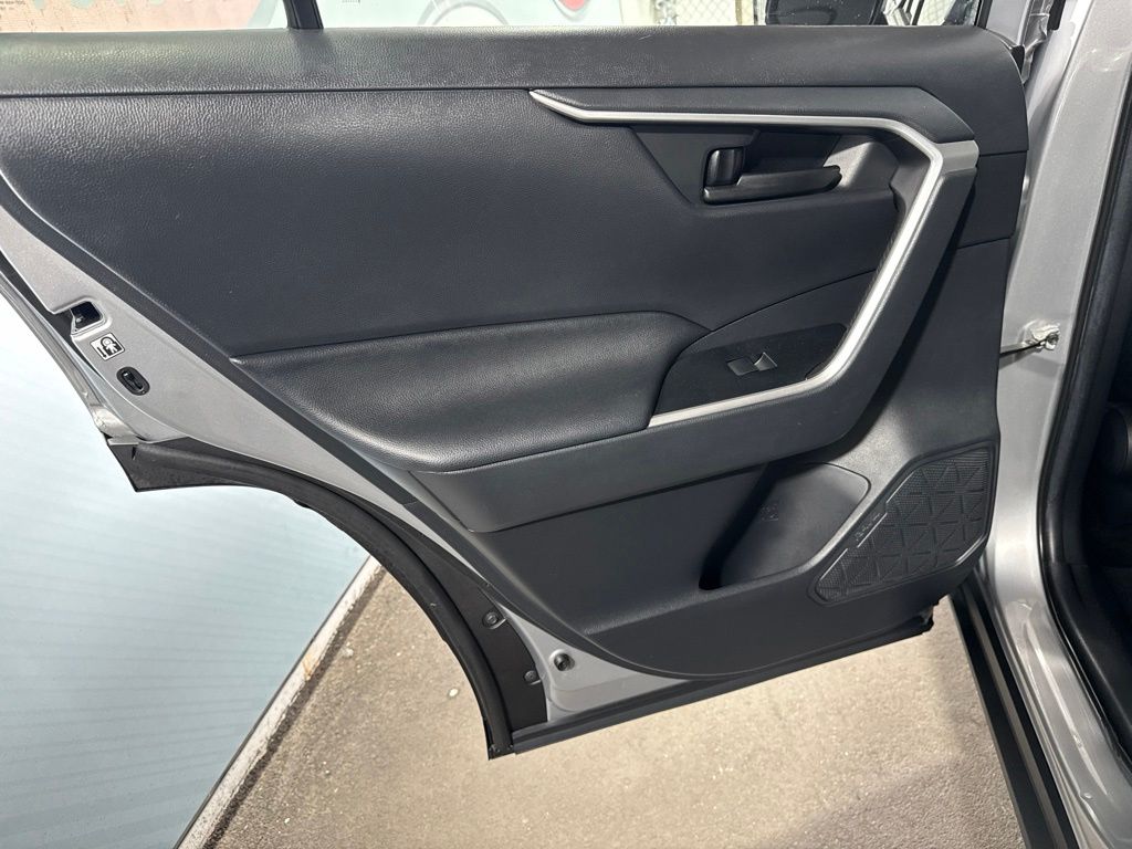 Thumbnail: 2019 Toyota RAV4 - 25