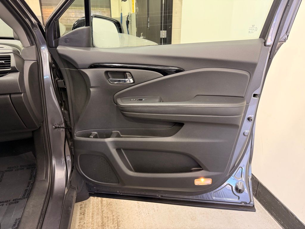 Thumbnail: 2019 Honda Ridgeline - 28