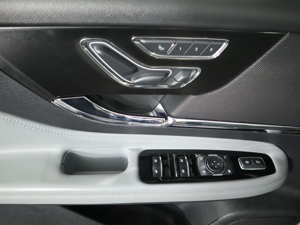 Thumbnail: 2022 Lincoln Corsair - 23