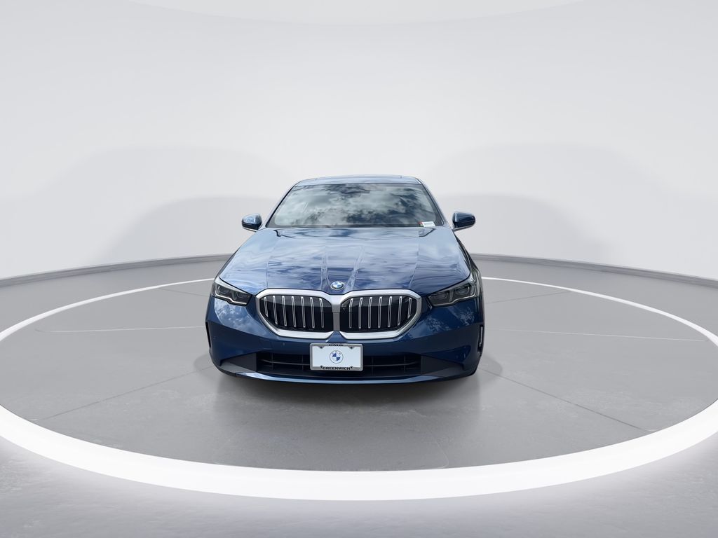 Thumbnail: 2025 BMW 5 Series - 3
