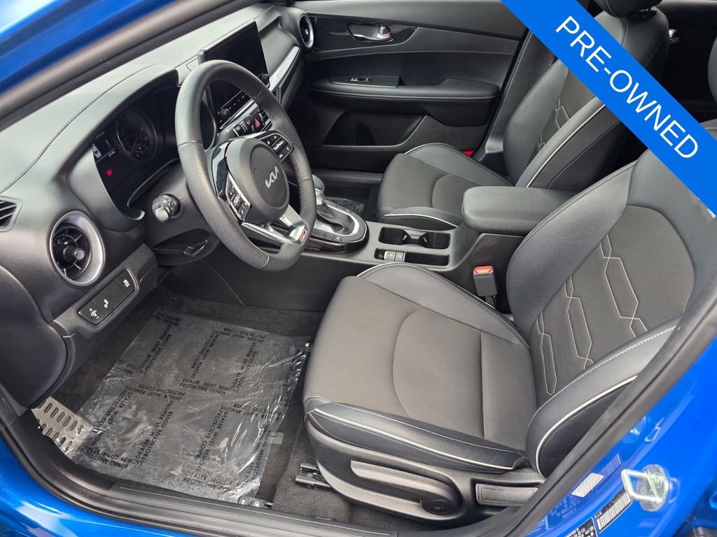 Used 2023 Blue Kia GT-Line image 9