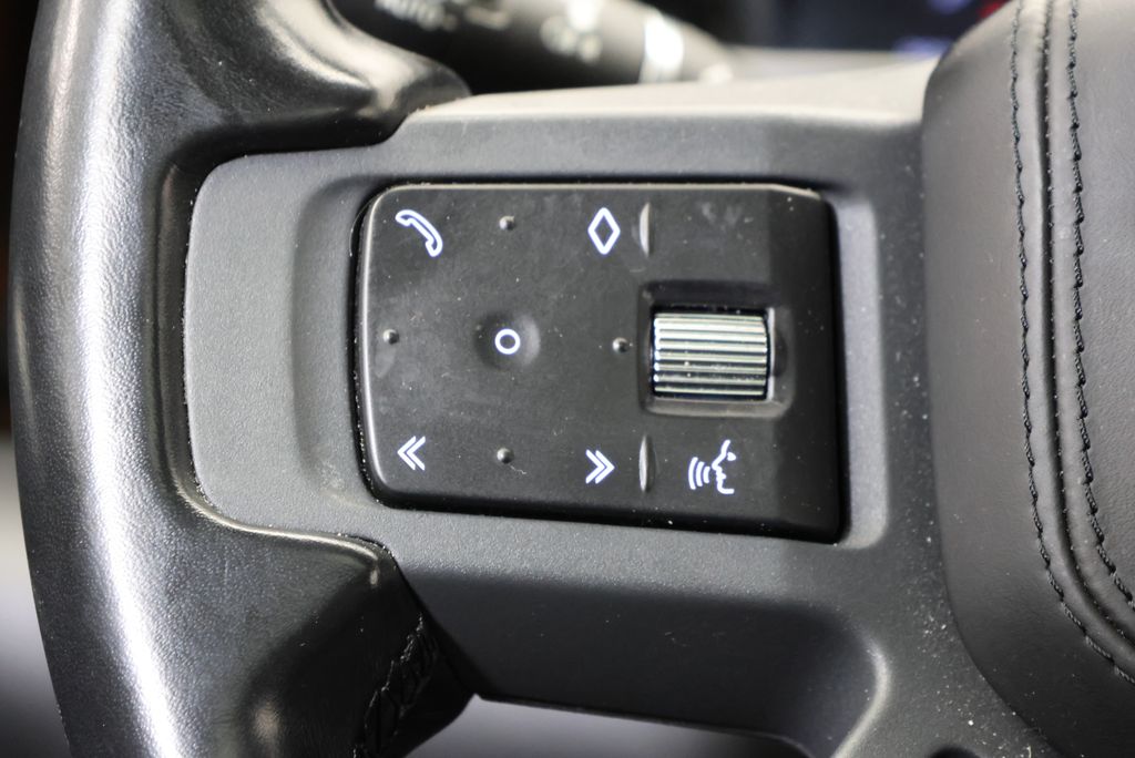 Thumbnail: 2023 Land Rover Defender - 19