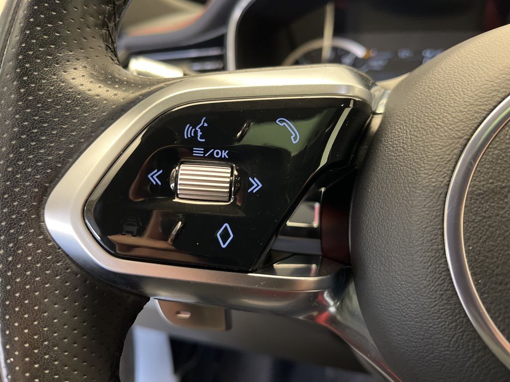 Thumbnail: 2021 Jaguar F-Pace - 14