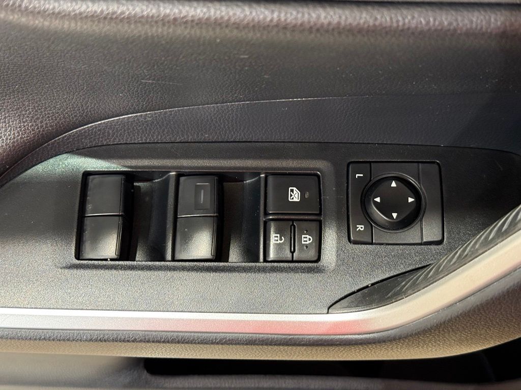 Thumbnail: 2019 Toyota RAV4 - 16