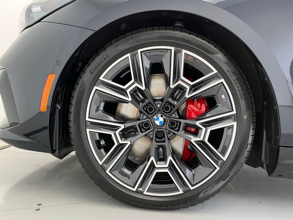 2025 BMW i5 M60 23