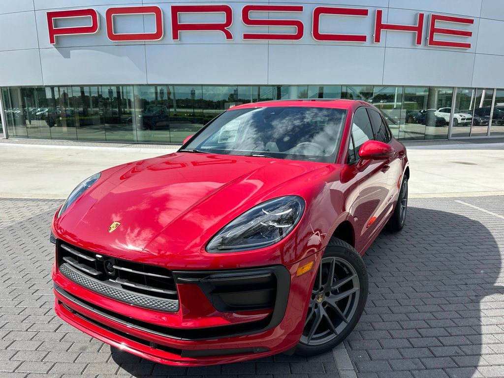 Thumbnail: 2025 Porsche Macan - 1