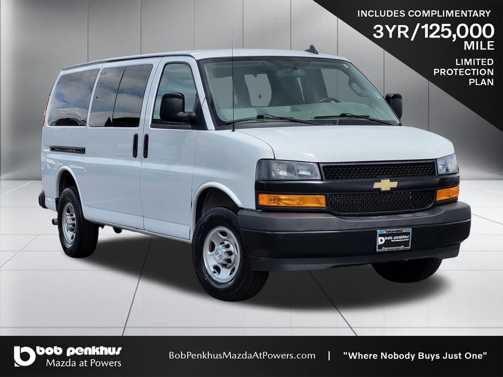 2023 Chevrolet Express 3500 LS's photo
