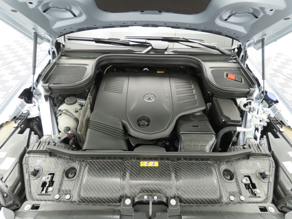 2025 Mercedes-Benz GLS 450 4MATIC 32