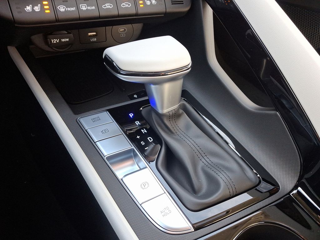 2025 Hyundai Elantra Limited Edition 7