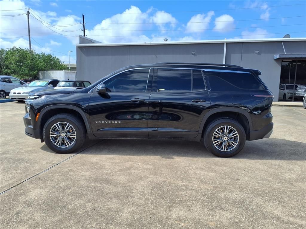 2025 Chevrolet Traverse LT - 4