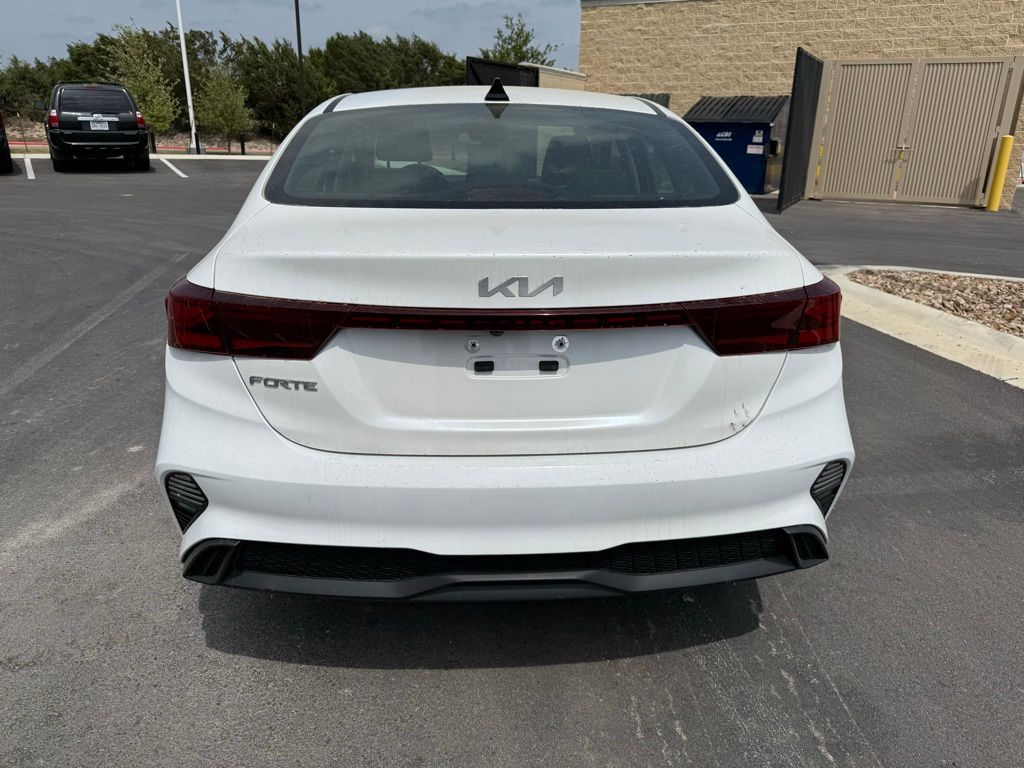Thumbnail: 2023 Kia Forte - 5