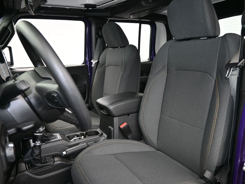 New 2026 reign Jeep Sport image 10