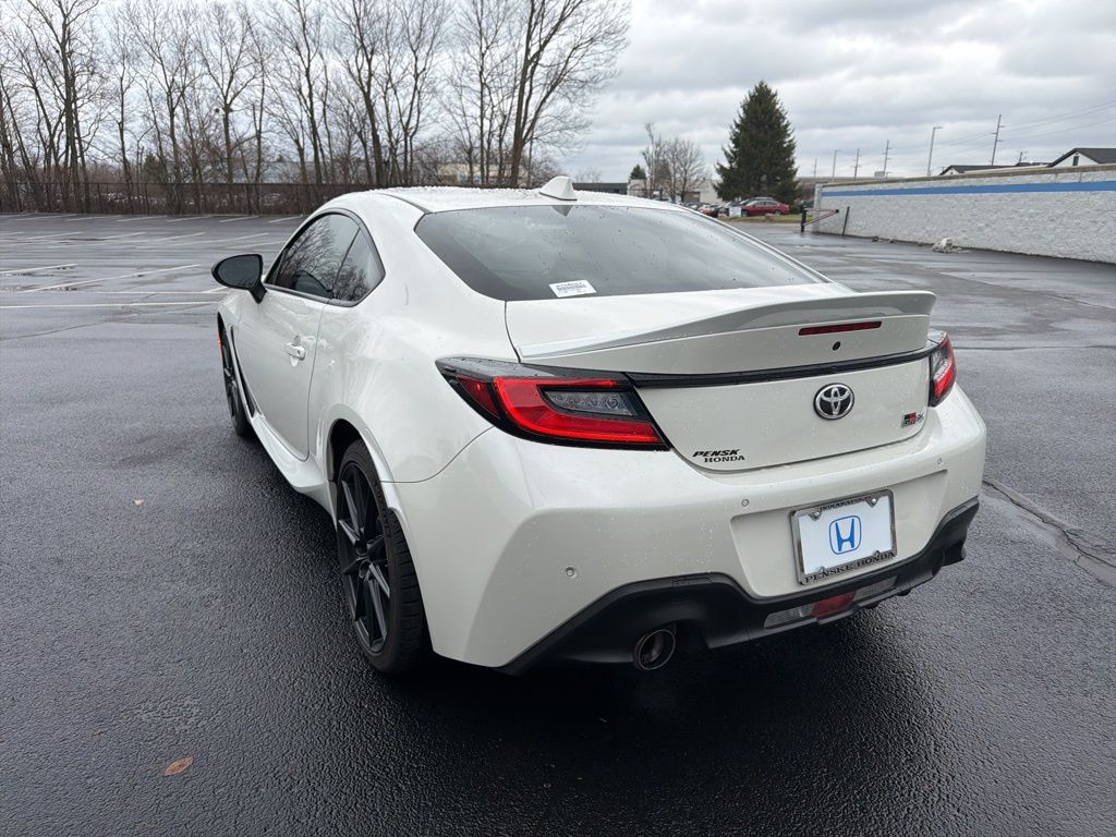 Thumbnail: 2023 Toyota GR86 - 3