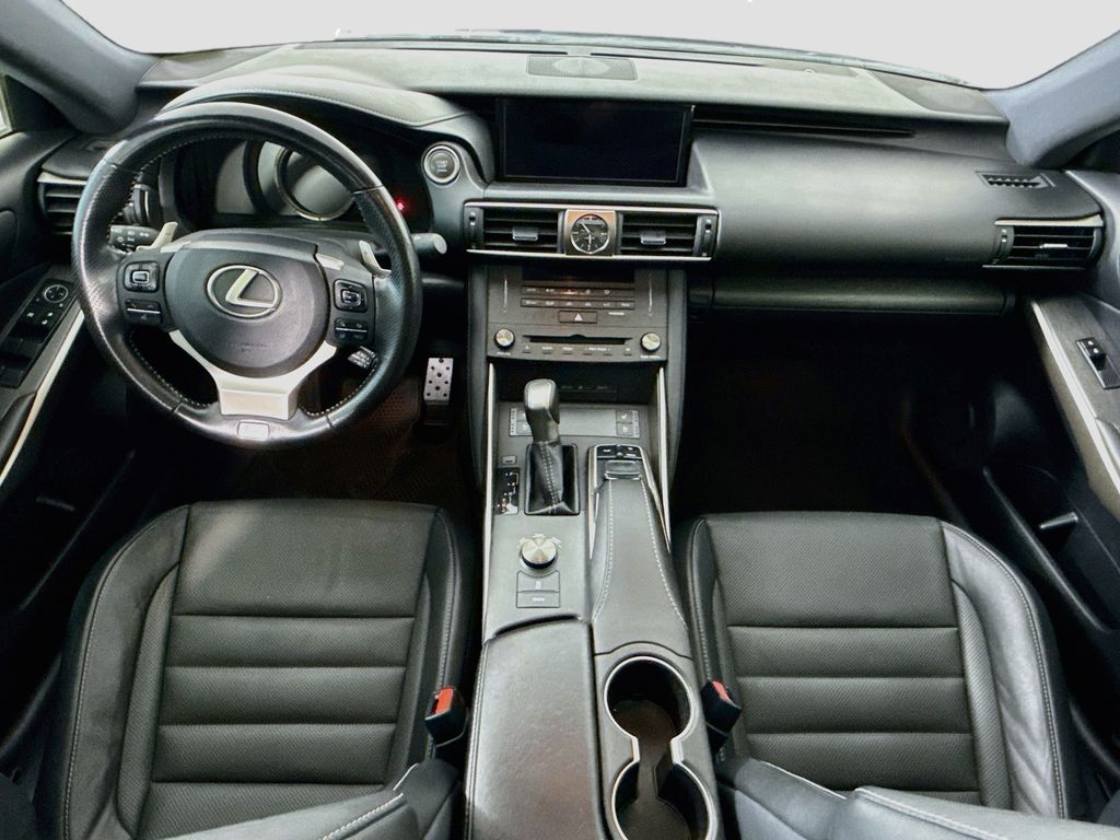 Thumbnail: 2020 Lexus IS - 13