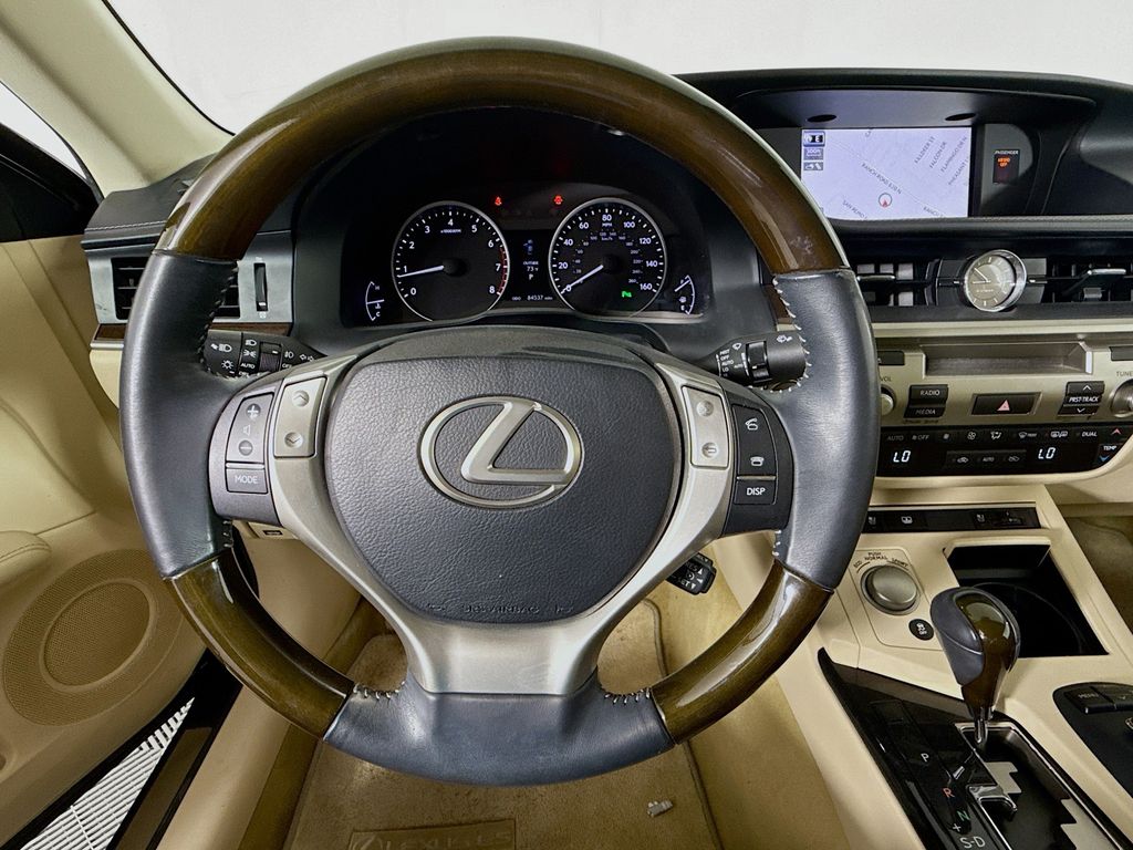 Thumbnail: 2014 Lexus ES - 11